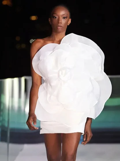 Big Elegant Flower Evening Dress - Image 3