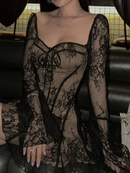 Vintage-style White Lace Mini Dresses - Image 4